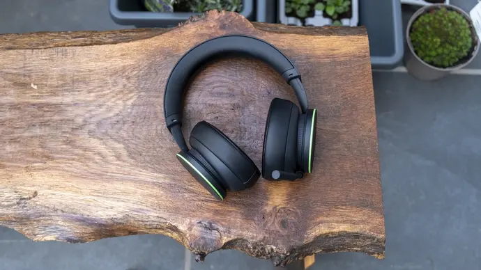 Our latest top pick for Xbox is the Xbox Wireless Headset – read our review to find out why